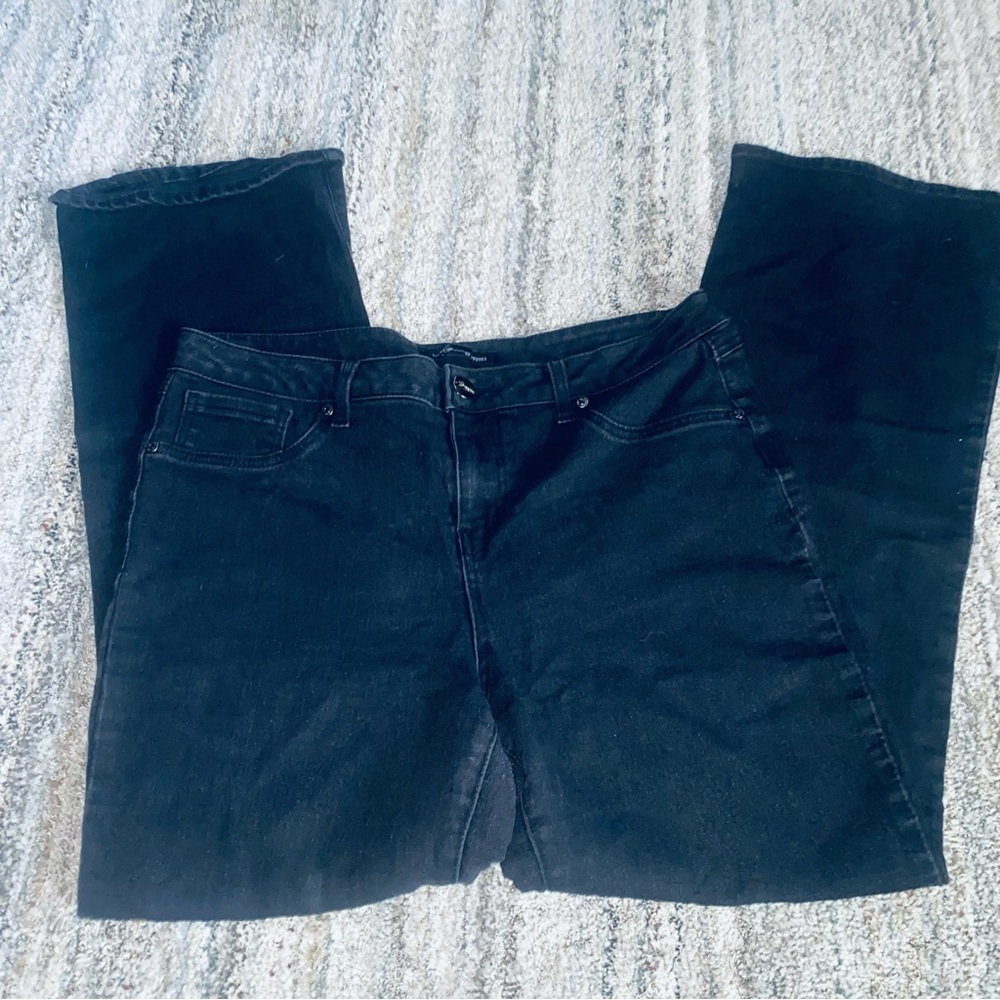 Black Denim Jeans with Subtle Stitch Detailing (7)